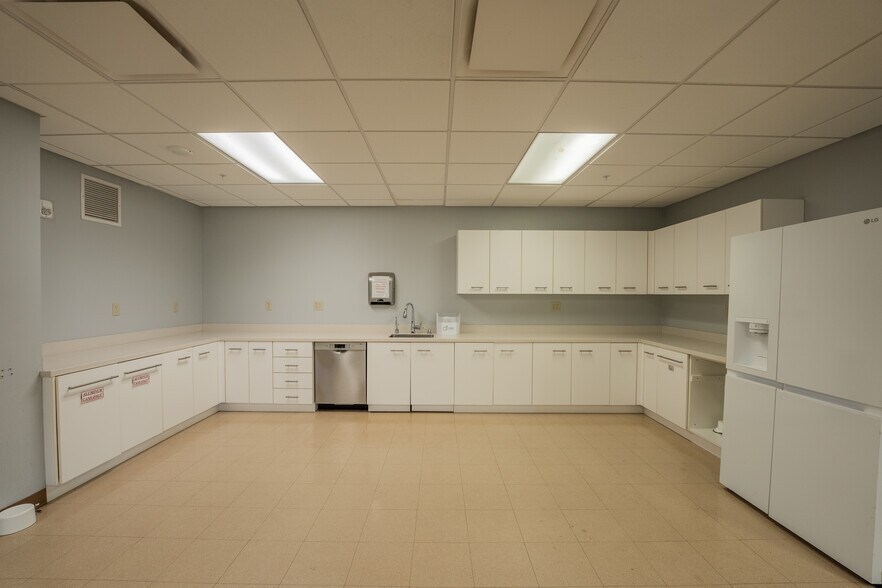 More Photos Of 1825 N Clairemont Ave, Eau Claire Schools For Sale