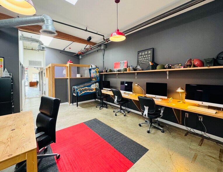 More Photos Of 6025 Washington Blvd, Culver City Office For Sale