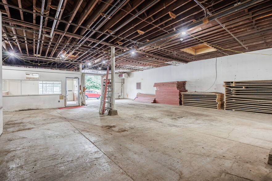 More Photos Of 47 N Main St, Honeoye Falls Flex For Sale
