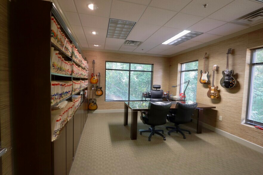 More Photos Of 5855 Sandy Springs Cir NE, Atlanta Office For Sale