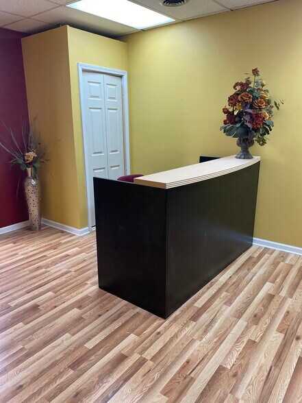 More Photos Of 18350 Kedzie Ave, Homewood Loft Creative Space For Lease