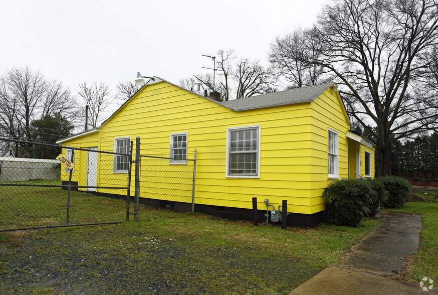 More Photos Of 4619 Nations Crossing Rd, Charlotte Office Residential For Lease