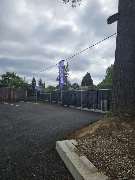 More Photos Of 5833 NE Portland Hwy, Portland Flex For Sale