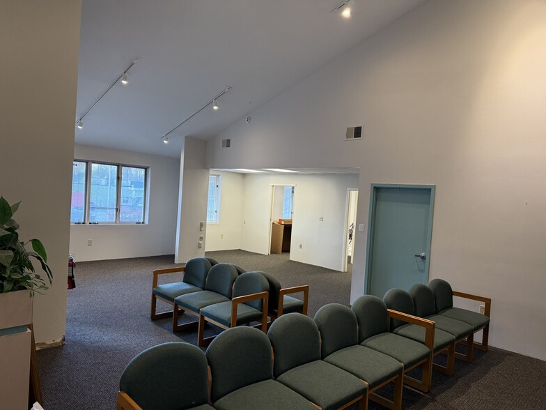 More Photos Of 2 Chelsea Pl, Clifton Park Medical For Lease