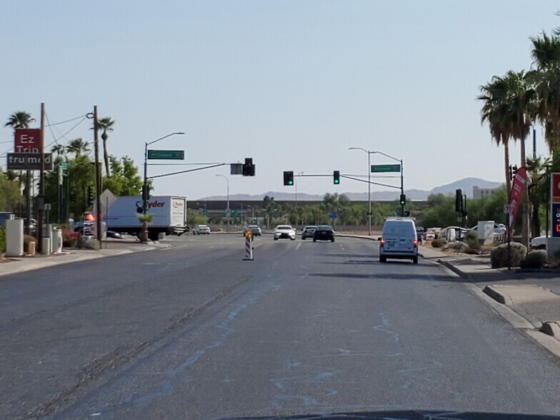 More Photos Of 1637-1639 N 40th St, Phoenix Warehouse For Lease