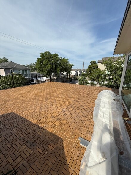 More Photos Of 963 Judiway St, Houston General Retail For Sale