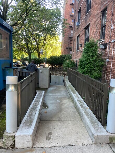 More Photos Of 90 Laurel Hill Ter, New York Apartments For Lease