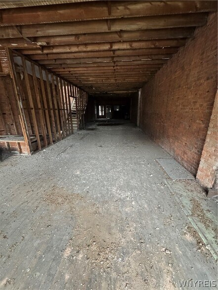 More Photos Of 326 Niagara St, Niagara Falls Office Residential For Sale