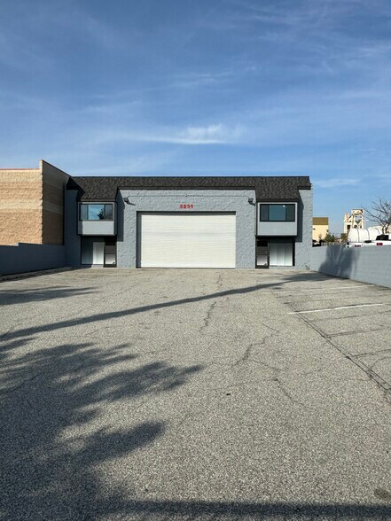 Primary Photo Of 3231 E 19th St, Signal Hill Warehouse For Lease