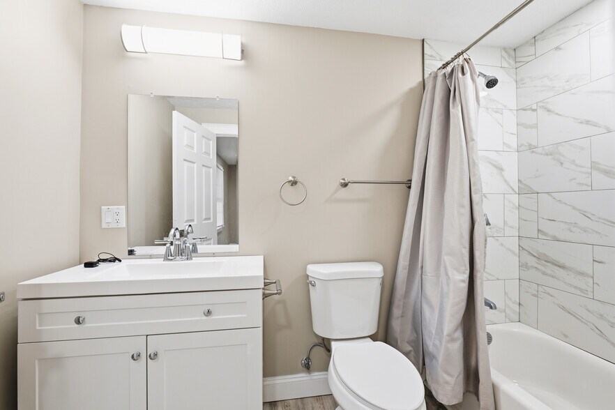 More Photos Of 47 Chelmsford St, Chelmsford Storefront Retail Residential For Sale