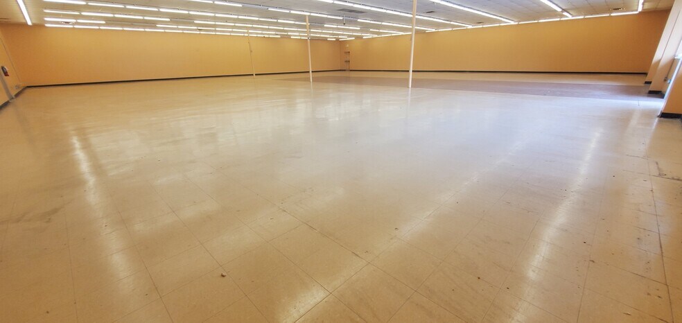 More Photos Of 3299 Lantana Rd, Crossville Freestanding For Lease