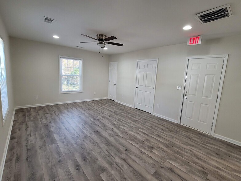 More Photos Of 1337 Cleveland Ave, Atlanta Loft Creative Space For Lease