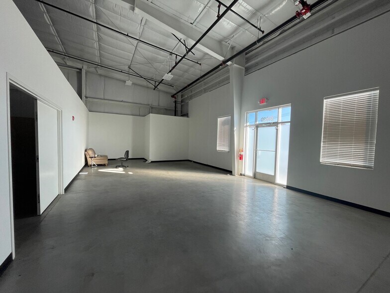 More Photos Of 2192 Express Dr, Jackson Distribution For Lease