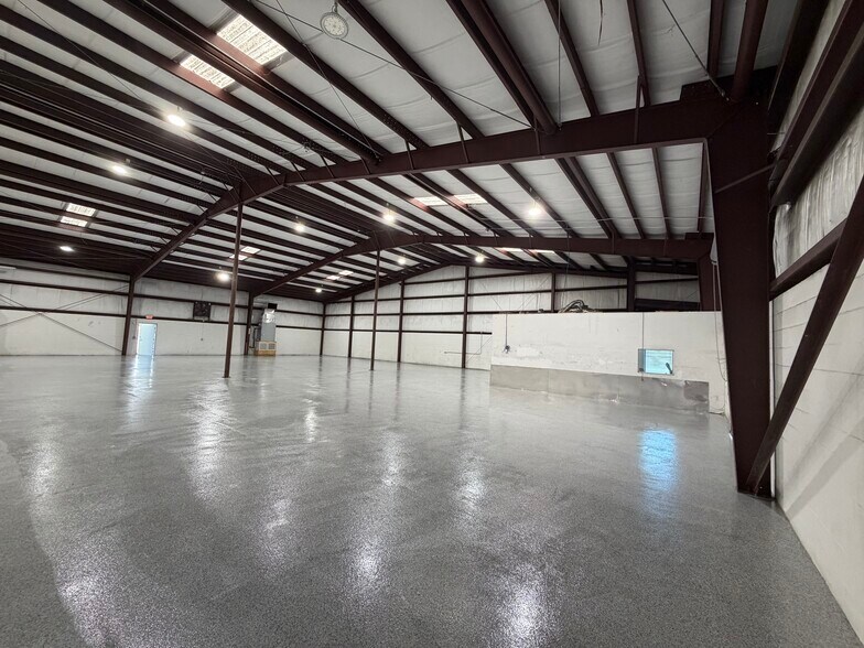 More Photos Of 8575 Somerset Dr, Largo Light Manufacturing For Lease