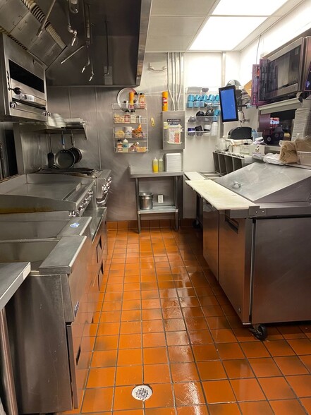 More Photos Of 9598 E Montview Blvd, Aurora Restaurant For Lease