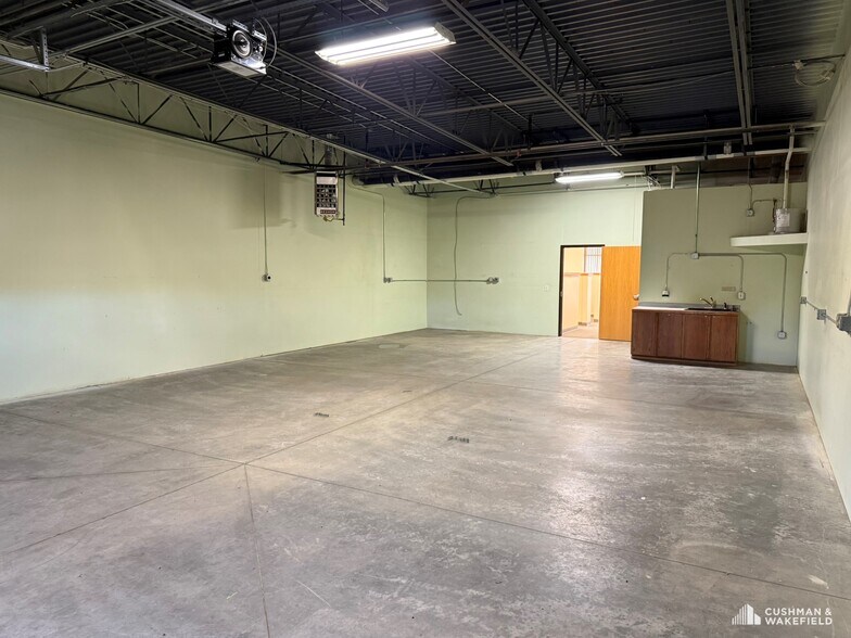 More Photos Of 4562 Denrose Ct, Fort Collins Showroom For Lease
