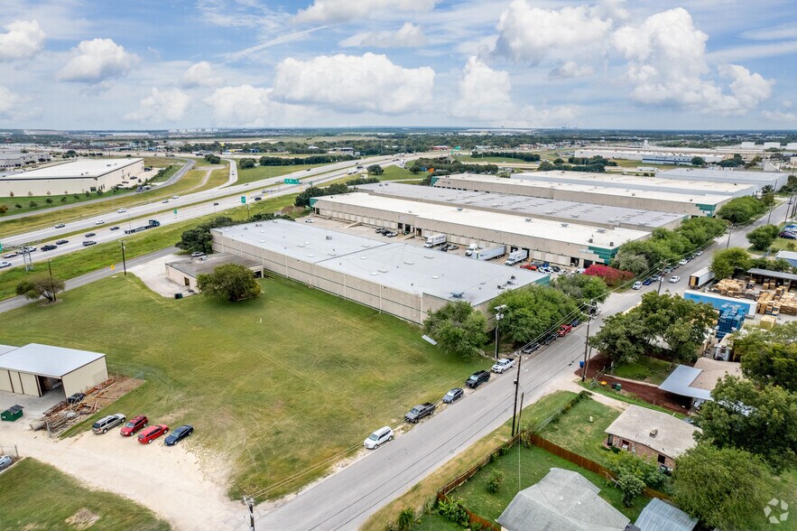 More Photos Of 8555 Loop 410 NE, San Antonio Distribution For Lease