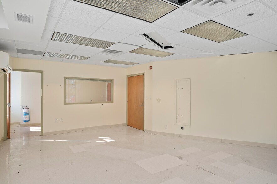 More Photos Of 46B Thomas Johnson Dr, Frederick Medical For Sale