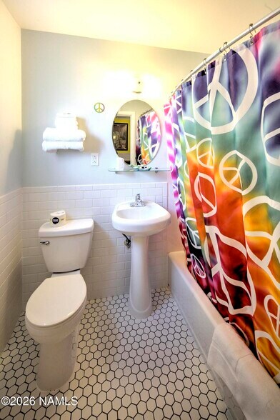 More Photos Of 2141 W Third St, Winslow Hotel For Sale