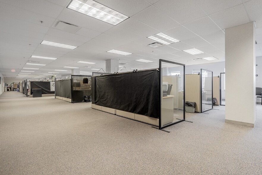 More Photos Of 55-75 Erieview Plz, Cleveland Office For Sale