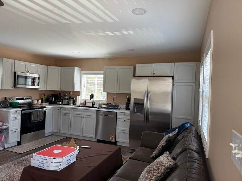 More Photos Of 4881 Pittsburgh Rd, Harrisville Light Distribution For Sale