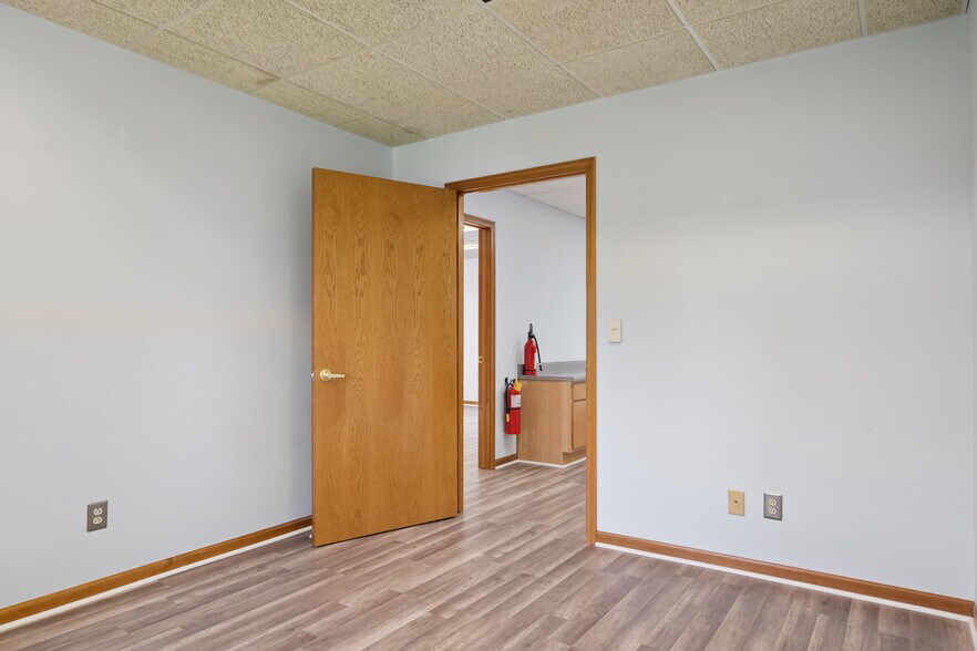 More Photos Of 1181 N Milford Rd, Milford Medical For Lease