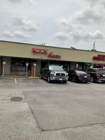 More Photos Of 5801-5901 Highway Blvd, Katy Storefront For Lease