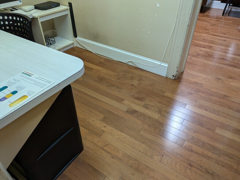 More Photos Of 848 W 36th St, Baltimore Medical For Lease
