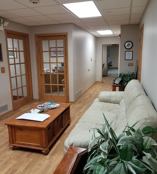 More Photos Of 1326 Industrial Dr, Lake in the Hills Distribution For Sale