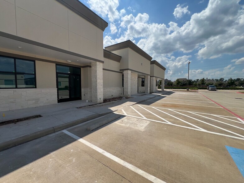 More Photos Of 10401 S Mason Rd Building C, Richmond Medical For Lease