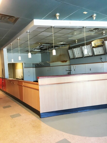 More Photos Of 1548 W Main St, Willimantic Storefront Retail Office For Lease