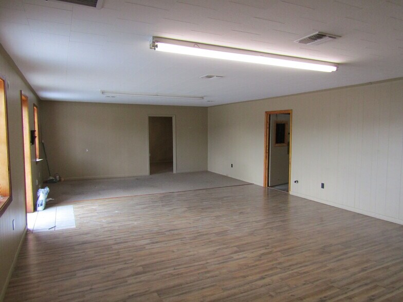 More Photos Of 1416 Easy St, New Iberia Warehouse For Sale