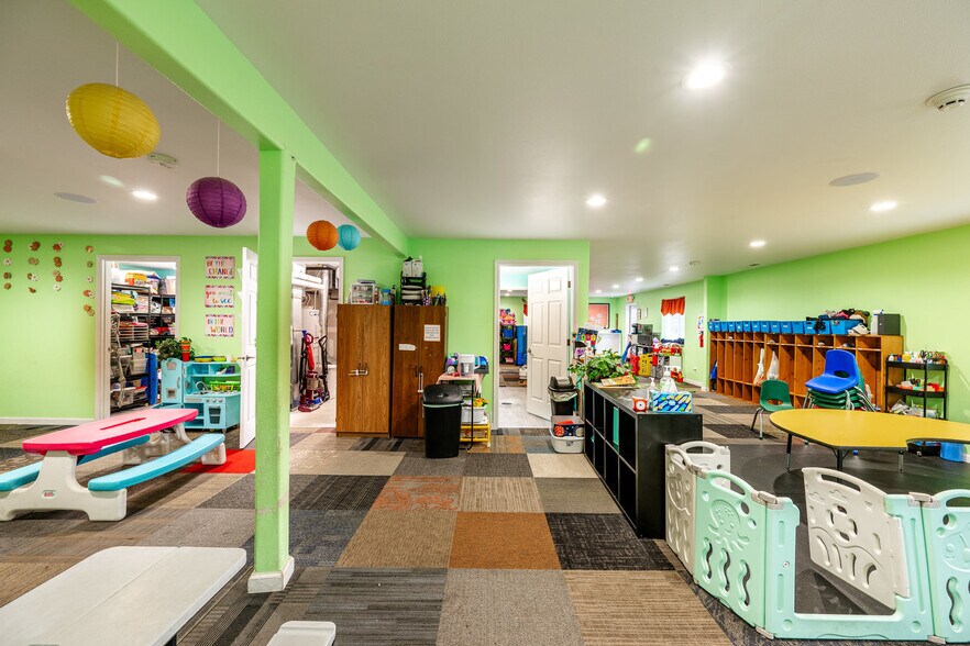 More Photos Of 751 Avoca Ave, Sheridan Daycare Center For Sale