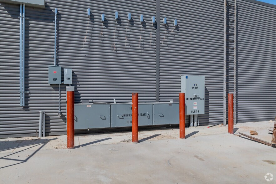 More Photos Of 15910 University Oak, San Antonio Warehouse For Lease