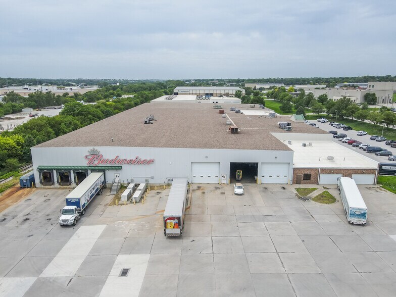 More Photos Of 13255 Centech Rd, Omaha Distribution For Sale