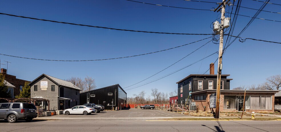 More Photos Of 78 Green St, Hudson Freestanding For Sale