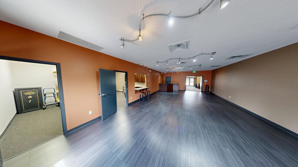 More Photos Of 408 E Washington St, Butler Medical For Lease