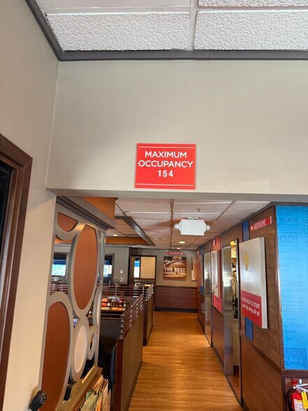 More Photos Of 471 S Indian Canyon Dr, Palm Springs Restaurant For Sale