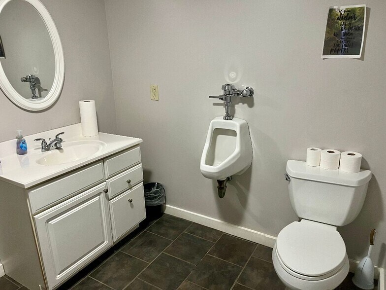 More Photos Of 125 Valley Vw, Mendon Office For Lease