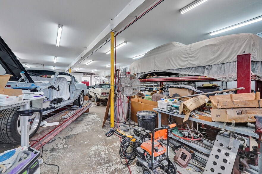 More Photos Of 121 SE 1st Ave, Dania Beach Auto Repair For Sale