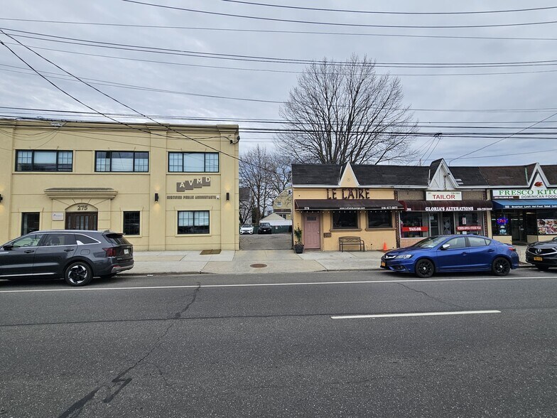 More Photos Of 279 Hillside Ave, Williston Park Bar For Sale