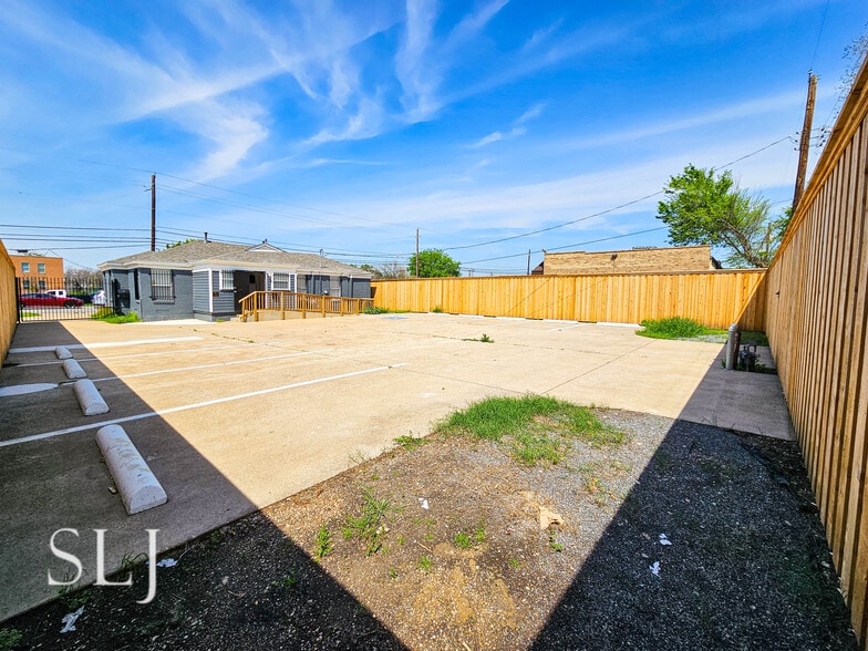 More Photos Of 2928 Inwood Rd, Dallas Medical For Lease