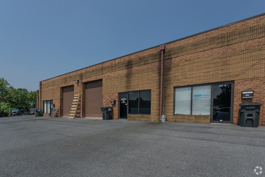 More Photos Of 4 Nashua Ct, Essex Light Distribution For Lease
