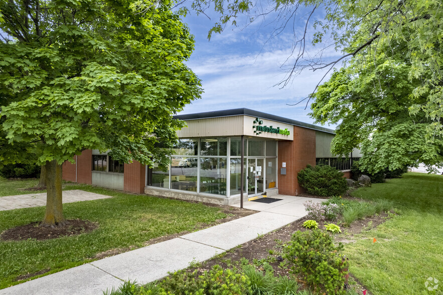 Primary Photo Of 901 Guelph Line, Burlington Distribution For Lease