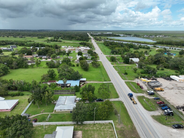 More Photos Of 3315 Fm 523 Rd, Oyster Creek Shelter For Sale