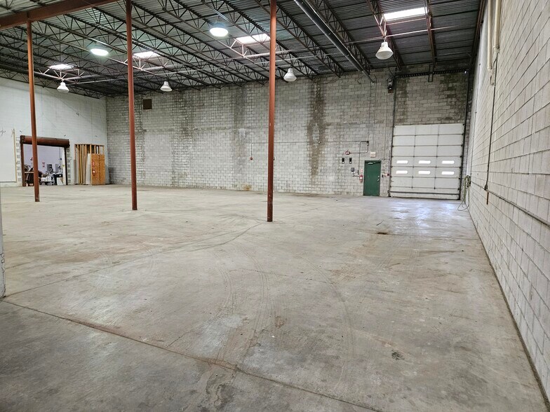 More Photos Of 5056 Angola Rd, Toledo Manufacturing For Lease