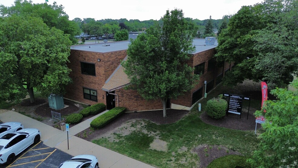 Primary Photo Of 305 W Briarcliff Rd, Bolingbrook Office For Lease