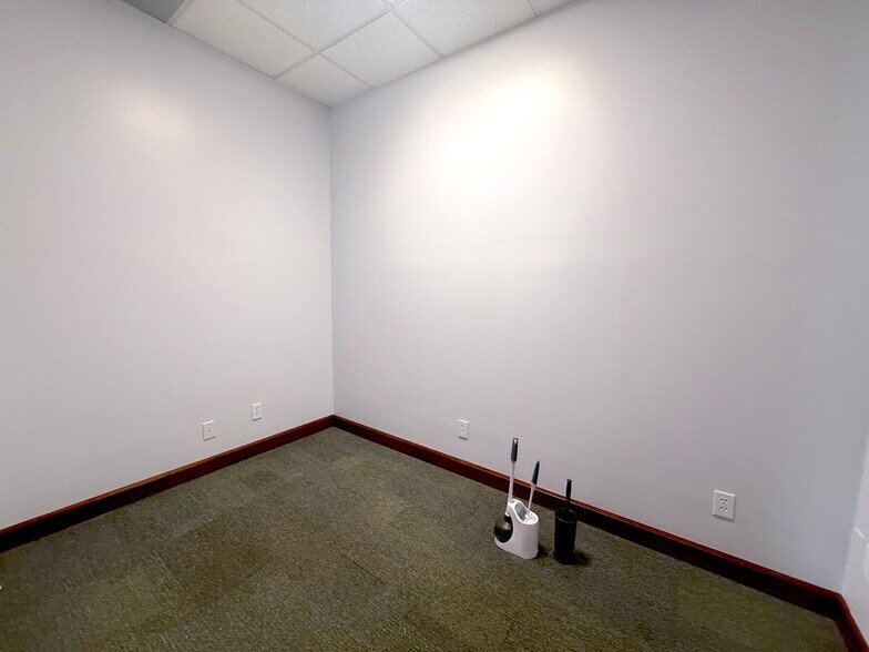 More Photos Of 125 W Pineview St, Altamonte Springs Medical For Lease