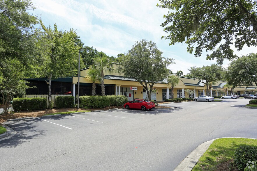 More Photos Of 70 Pennington Dr, Bluffton Unknown For Lease