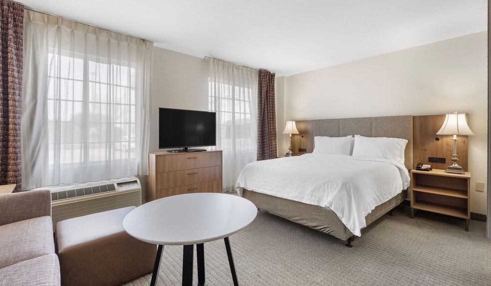 More Photos Of 1611 Airport Commerce Dr, Austin Hotel For Sale